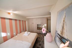 Bluemoments Naum Nikiana