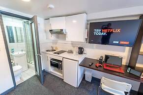 Spacious Comfortable Studio Near the University