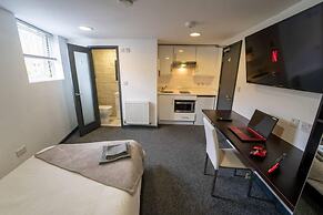 Spacious Comfortable Studio Near the University