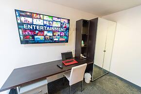 Spacious Comfortable Studio Near the University