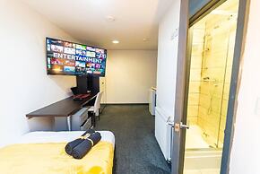 Spacious Comfortable Studio Near the University