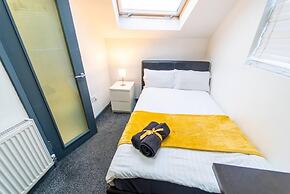 Spacious Comfortable Studio Near the University