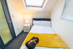 Spacious Comfortable Studio Near the University