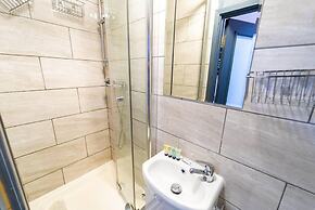 Spacious Comfortable Studio Near the University