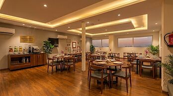 Yashobhoomi Airport Hotel Grand Tashree
