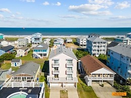 Almost Heaven 4 Bedroom Home by RedAwning