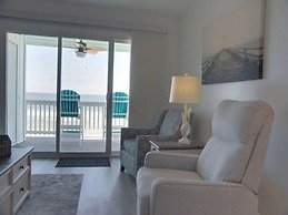 A Beach Dream 1 Bedroom Condo by RedAwning