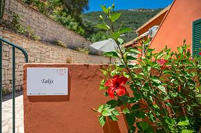 Takis House in Katavolos