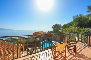 Takis House in Katavolos