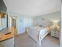 Turtle Cove 2 Bedroom Condo by RedAwning