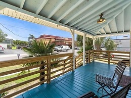 Coastal Classic 2 Bedroom Cottage by RedAwning