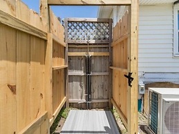 Coastal Classic 2 Bedroom Cottage by RedAwning