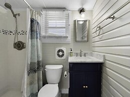 Coastal Classic 2 Bedroom Cottage by RedAwning