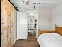 Coastal Classic 2 Bedroom Cottage by RedAwning