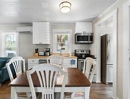 Coastal Classic 2 Bedroom Cottage by RedAwning