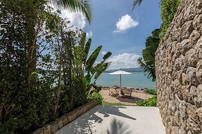 Kerem Luxury Beachfront Villas