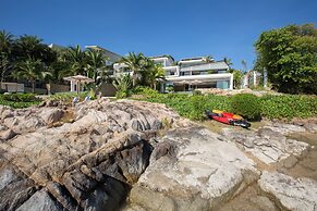 Kerem Luxury Beachfront Villas