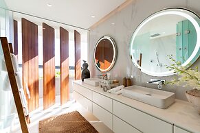 Kerem Luxury Beachfront Villas