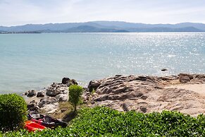 Kerem Luxury Beachfront Villas