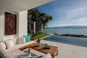 Kerem Luxury Beachfront Villas