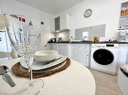Modern Minimalist Studio With Essential Comfort