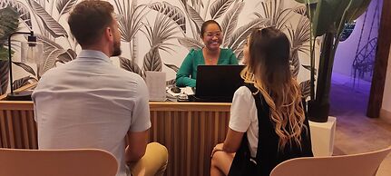 MARINN Tropical Vibes Hotel