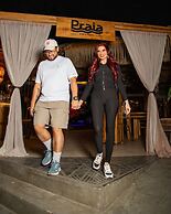 MARINN Tropical Vibes Hotel