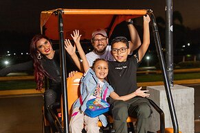 MARINN Tropical Vibes Hotel