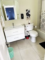 Cozy Crib 5mins from the airport