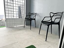 Cozy Crib 5mins from the airport