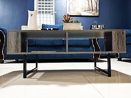 Cozy Crib 5mins from the airport