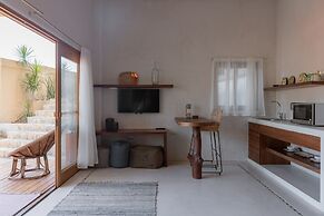 Casa Roni by Xeno