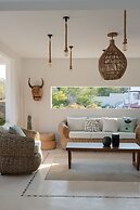 Casa Roni by Xeno
