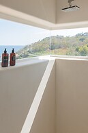 Casa Roni by Xeno
