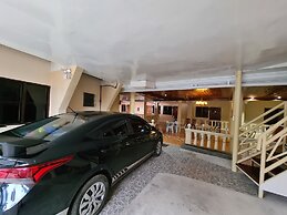 La-Familia Guest House