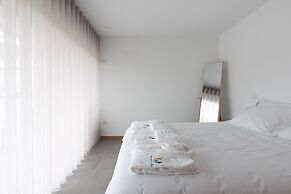 Abraços dos Avós - Casas de Aldeia