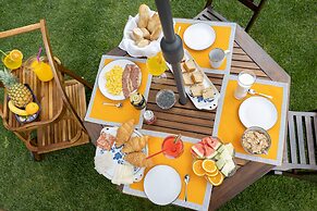 Abraços dos Avós - Casas de Aldeia