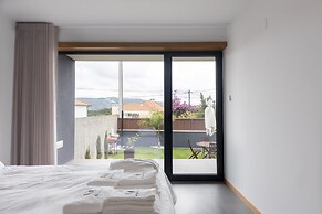 Abraços dos Avós - Casas de Aldeia