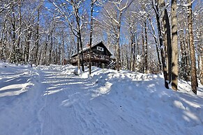 Your Ski Home: Powder Park Place - Lower Level. Close To Killington. 2