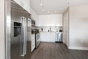 Spacious Condo near Local Favorite Spots