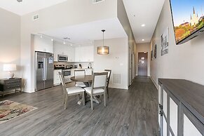 Spacious Condo near Local Favorite Spots