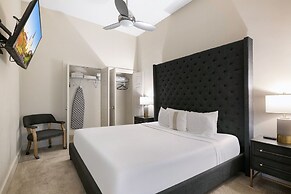 Spacious Condo near Local Favorite Spots