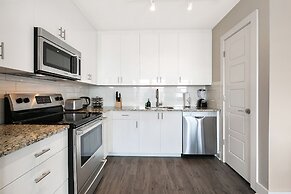 Spacious Condo near Local Favorite Spots