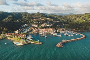 Breathtaking Views w Breakfast at Puerto Bahia E6