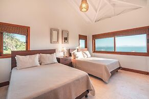 Amazing Villa With Ocean View at Puerto Bahia E6