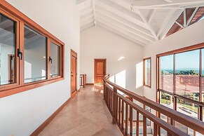 Amazing Villa With Ocean View at Puerto Bahia E6