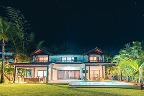 Ocean View Villa in Puerto Bahia