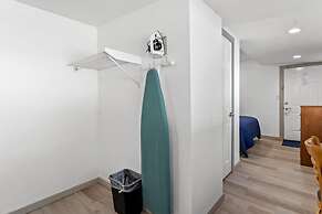 Extended Stay Gun Barrel City