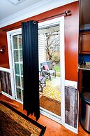 Amazin Lrg 3 Bed house w/ King bed