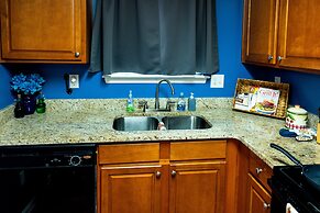 Amazin Lrg 3 Bed house w/ King bed